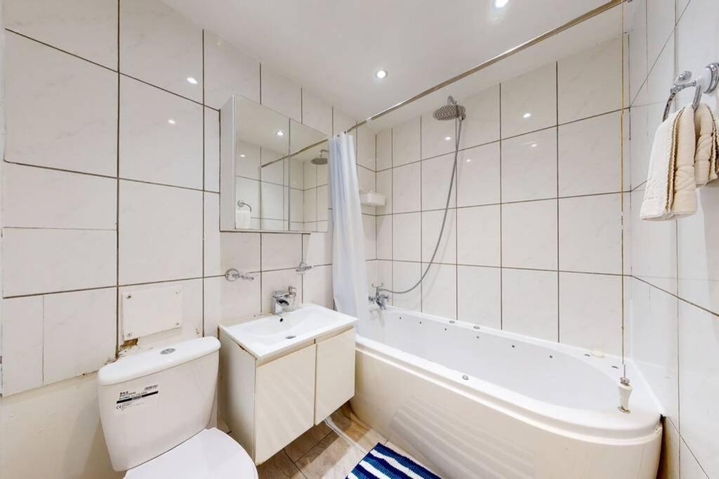 Super 2 Bed House With Privategarden Apartamento Londres Exterior foto