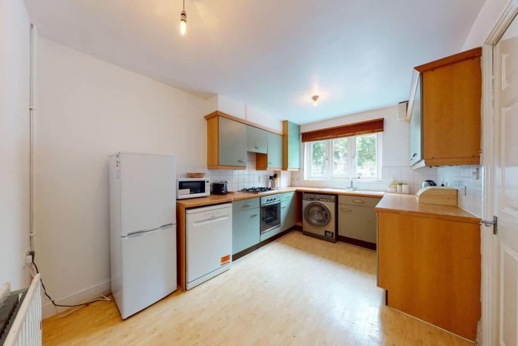 Super 2 Bed House With Privategarden Apartamento Londres Exterior foto
